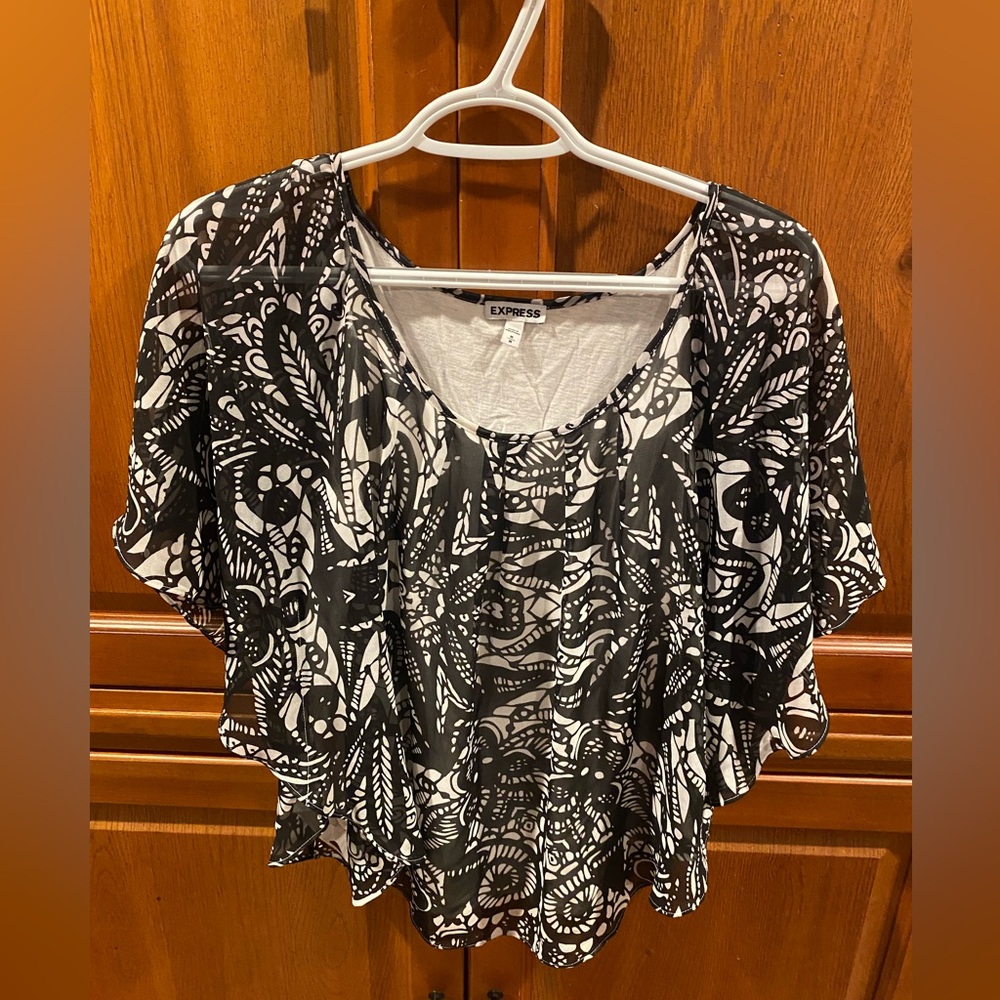 Medium Express flowy shirt